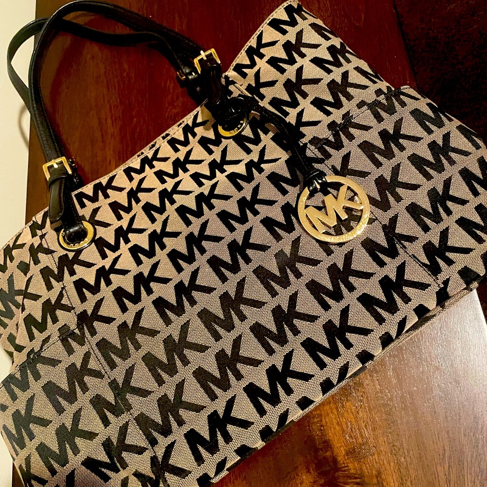 Michael Kors pocketbook